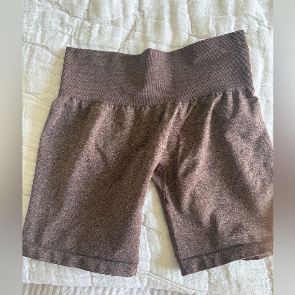 NVGTN High-Rise Bike Shorts in Heathered Brown